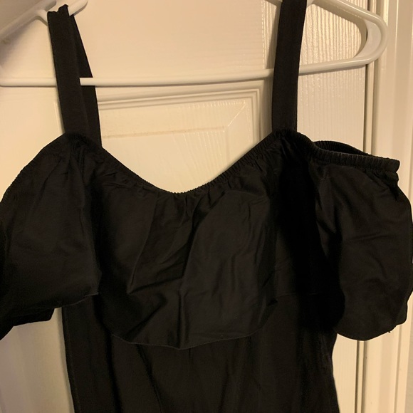 Sleeveless with straps - Picture 2 of 2